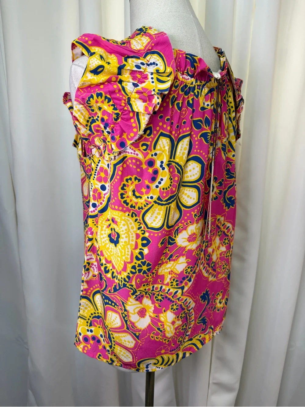 NWT Figue ‘Gianna’ Flutter Sleeve Top in Pink & Yellow “Paisley Floral” Size XS